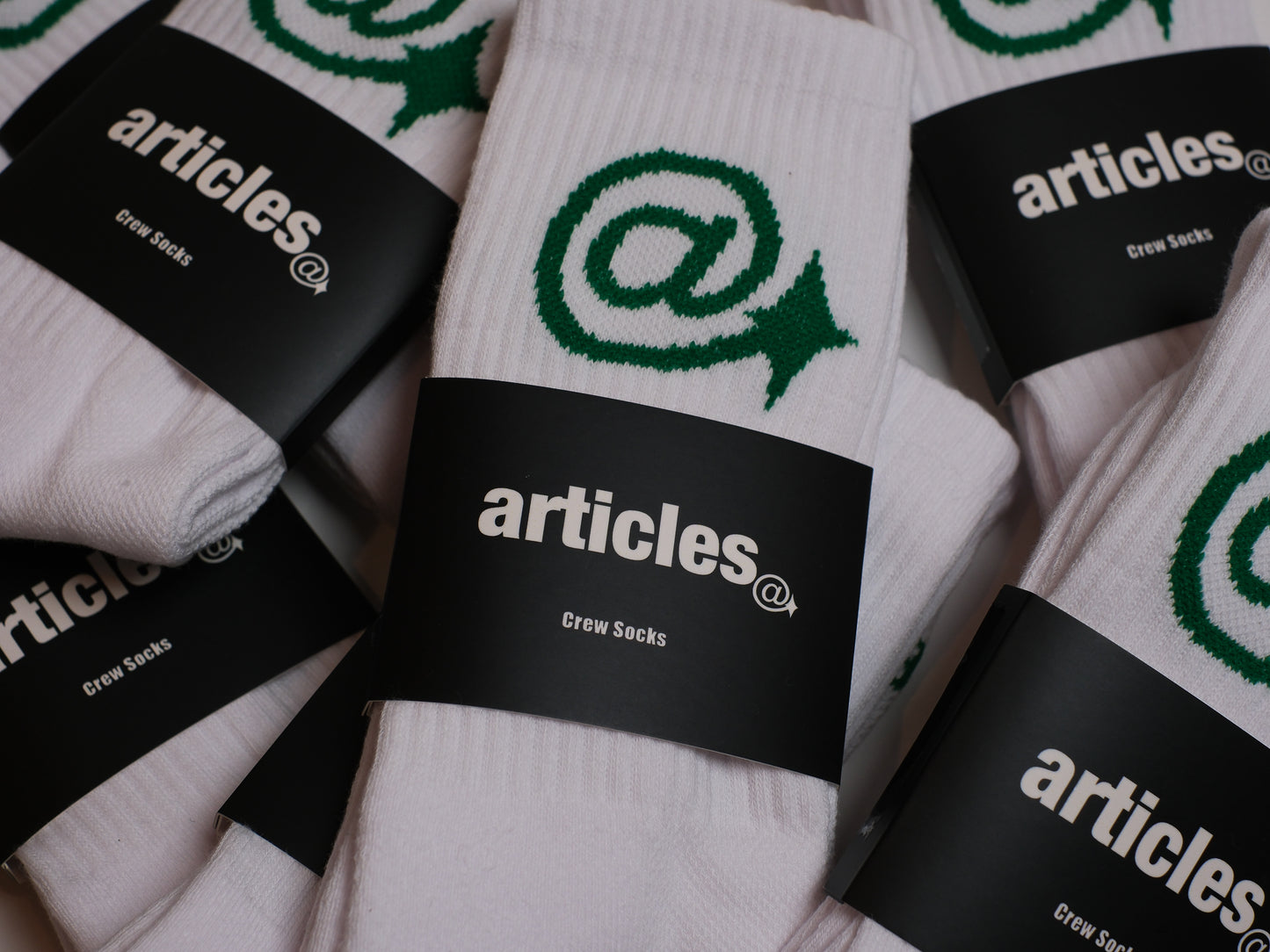 Articles Crew Socks (White/Green)