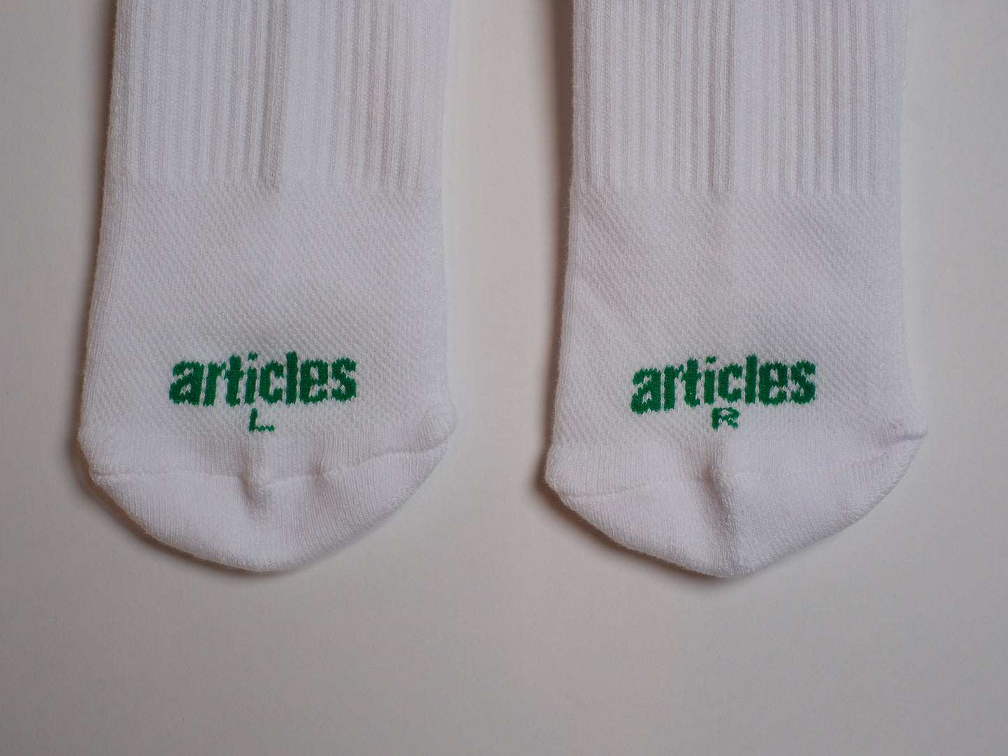 Articles Crew Socks (White/Green)